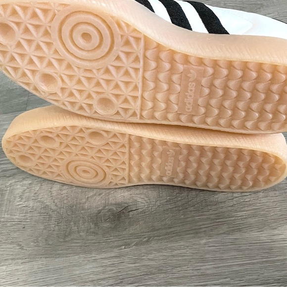 Adidas Women’s sz 9 White and Black Sneakers thick sole - Picture 7 of 7